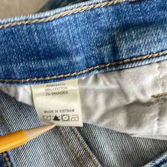 SP BLACK LABEL Distressed light blue Mid Rise shorts. Size Small - Picture 12 of 13